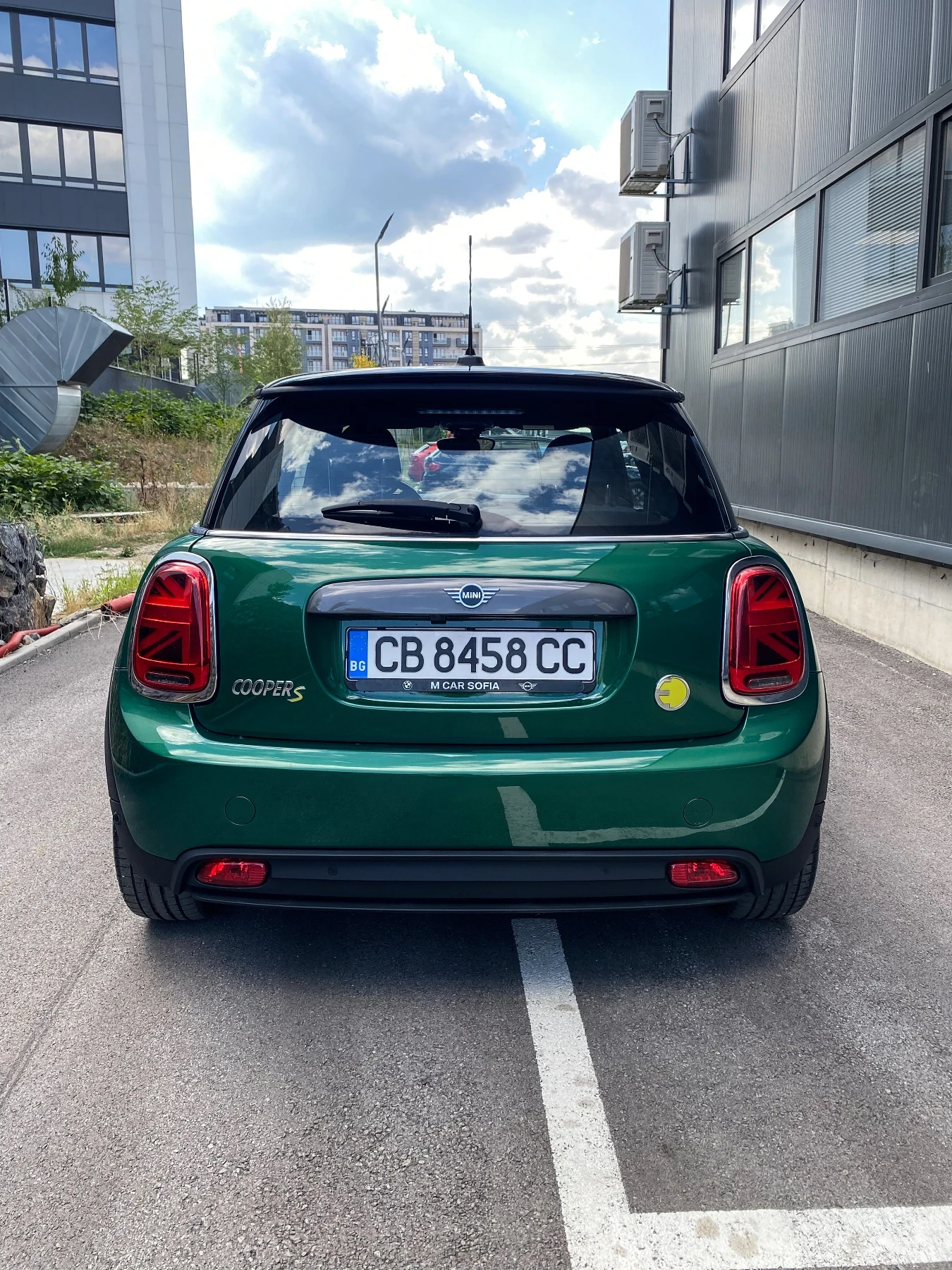 Mini Cooper SE British Green  - изображение 5