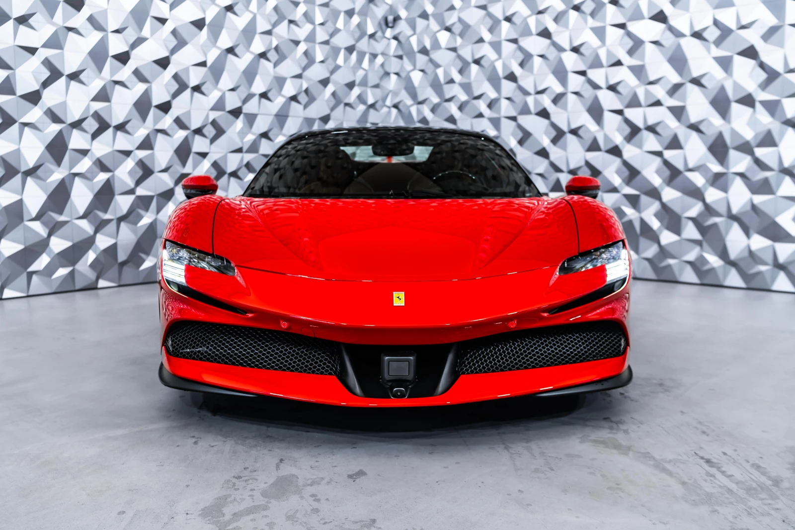 Ferrari SF 90 Spider Rosso - изображение 2
