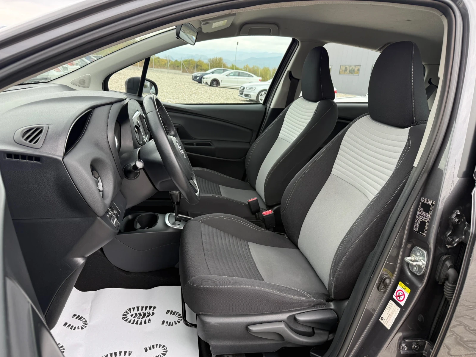 Toyota Yaris 1.5 HYBRID | Mobile.bg   11