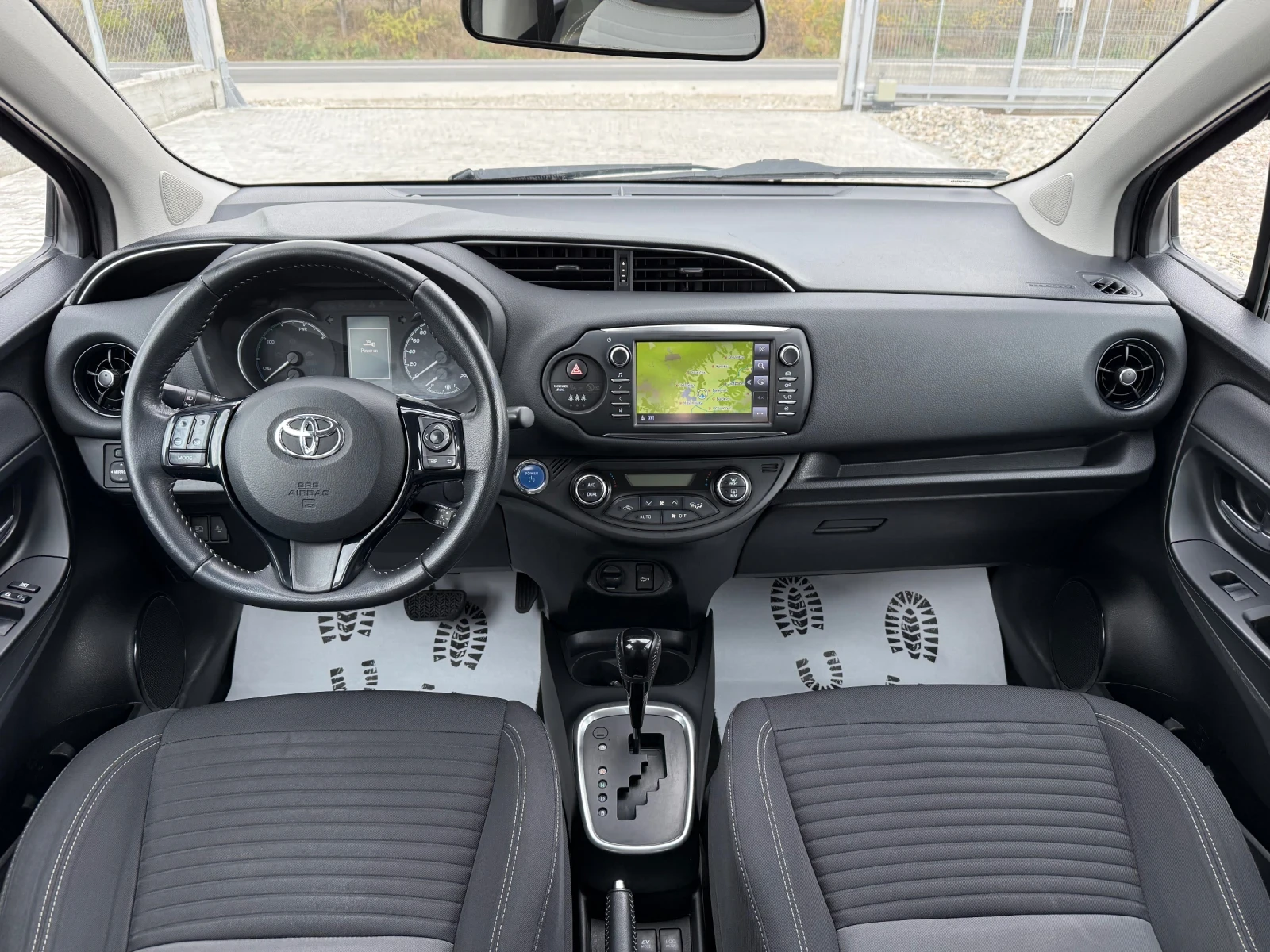 Toyota Yaris 1.5 HYBRID | Mobile.bg   15