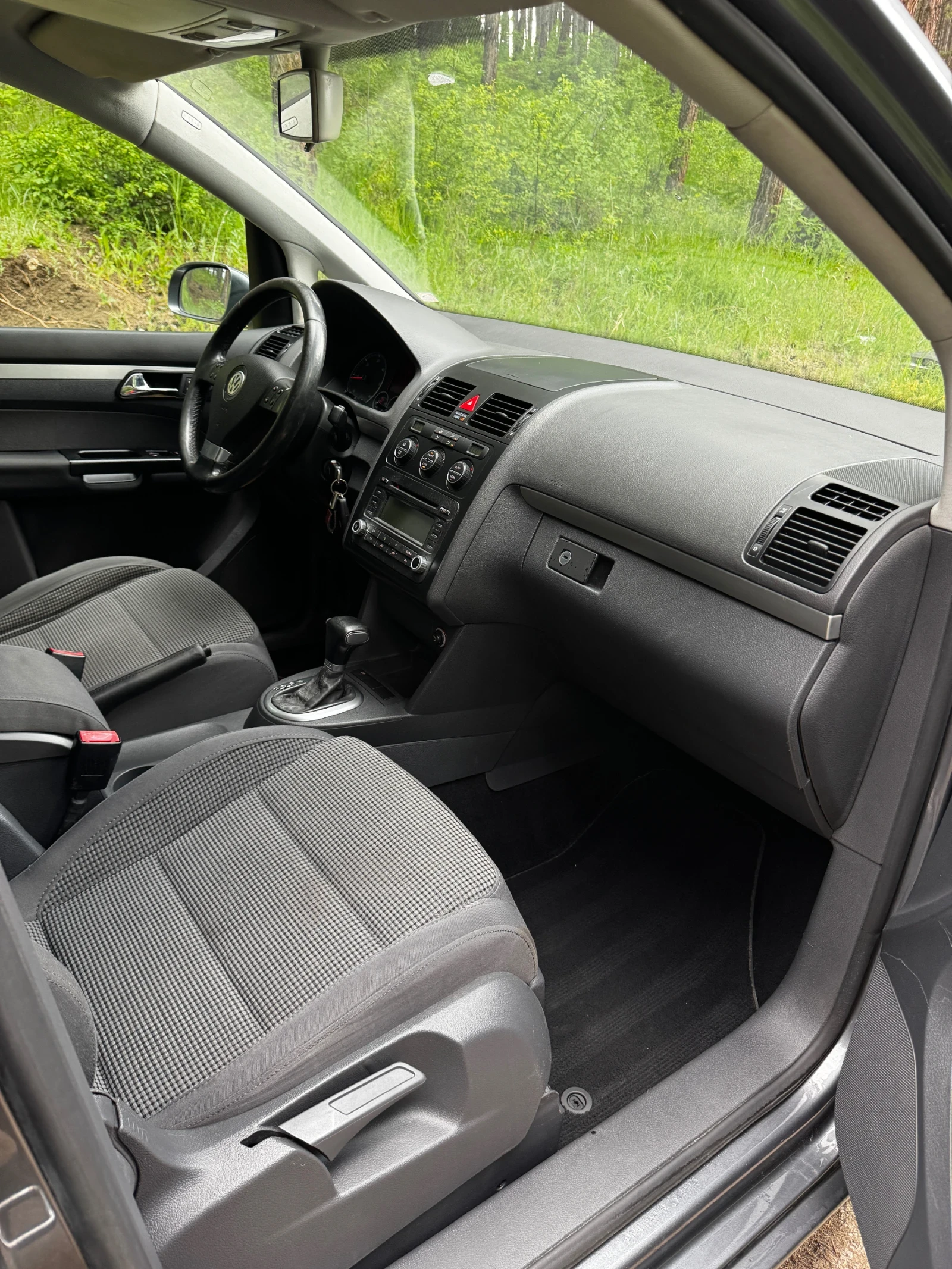 VW Touran DSG, снимка 9 - Автомобили и джипове - 53522797