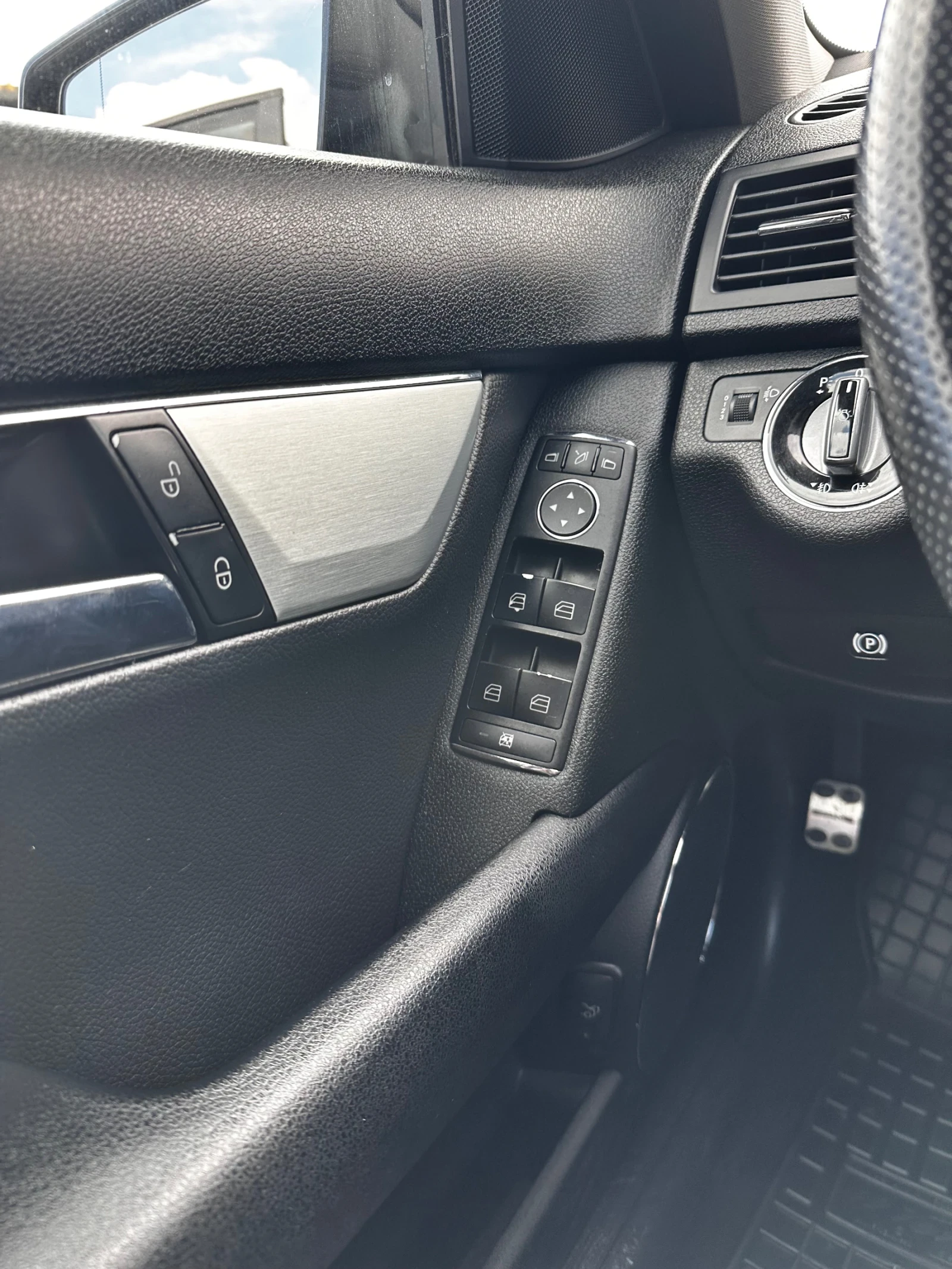 Mercedes-Benz C 220  - изображение 9