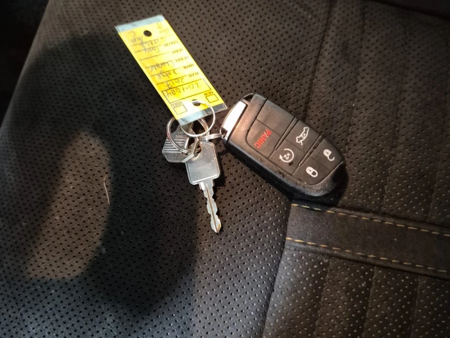 Dodge Charger R/T 392 DAYTONA EDITION* Keyless* CarPlay* Камера*, снимка 11 - Автомобили и джипове - 53725755