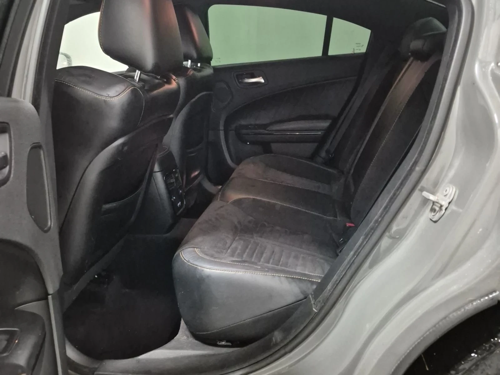 Dodge Charger R/T 392 DAYTONA EDITION* Keyless* CarPlay* Камера*, снимка 14 - Автомобили и джипове - 53725755