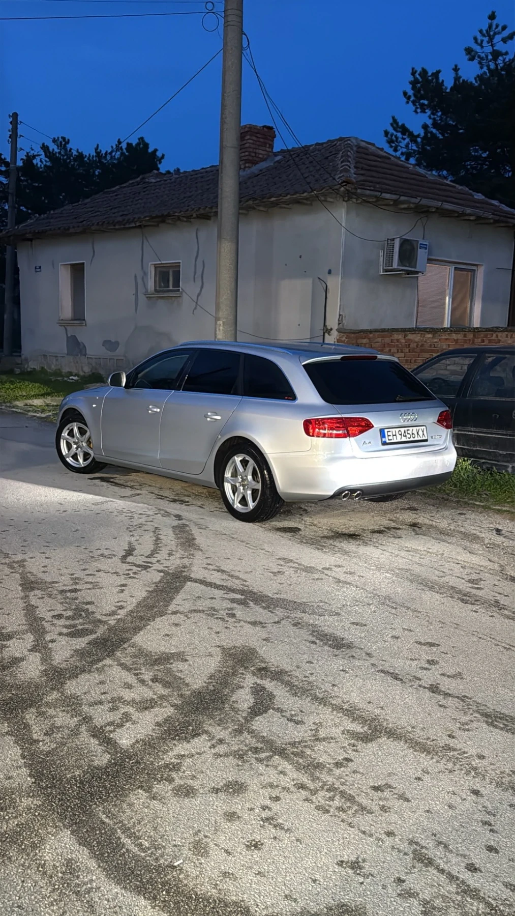 Audi A4 2.0TDI 143 РЪЧКА / LED / NAV / KOJA / CARPLAY, снимка 14 - Автомобили и джипове - 53835464