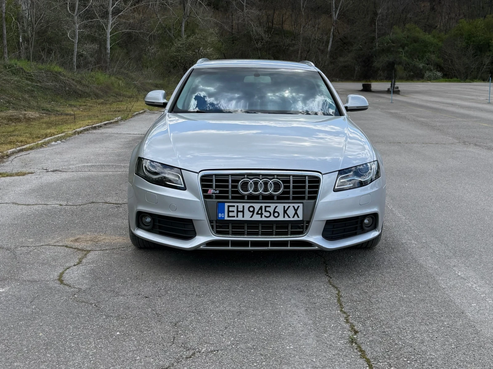 Audi A4 2.0TDI 143 РЪЧКА / LED / NAV / KOJA / CARPLAY, снимка 11 - Автомобили и джипове - 53835464
