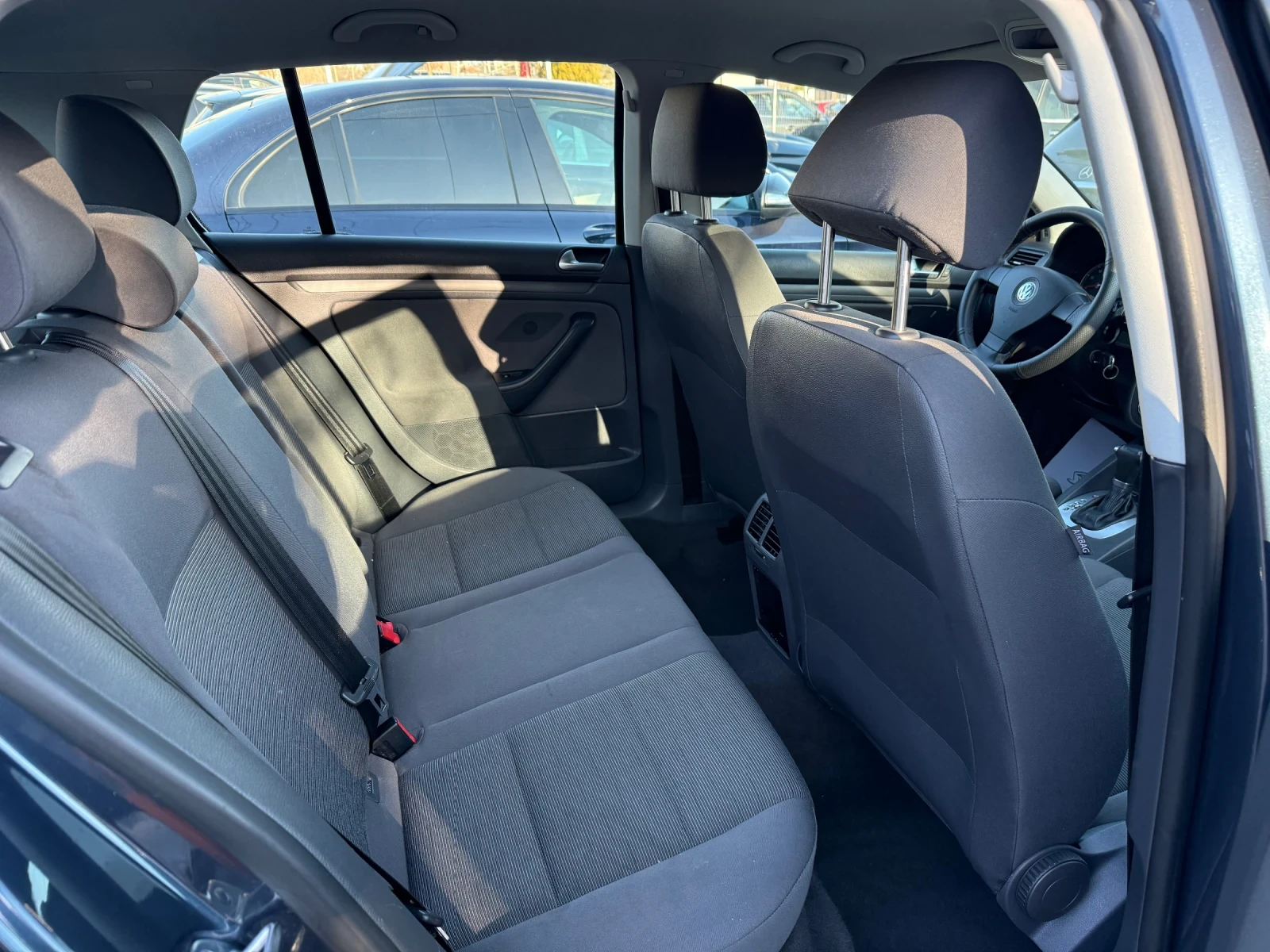 VW Golf 🇨🇭, снимка 17 - Автомобили и джипове - 54235305