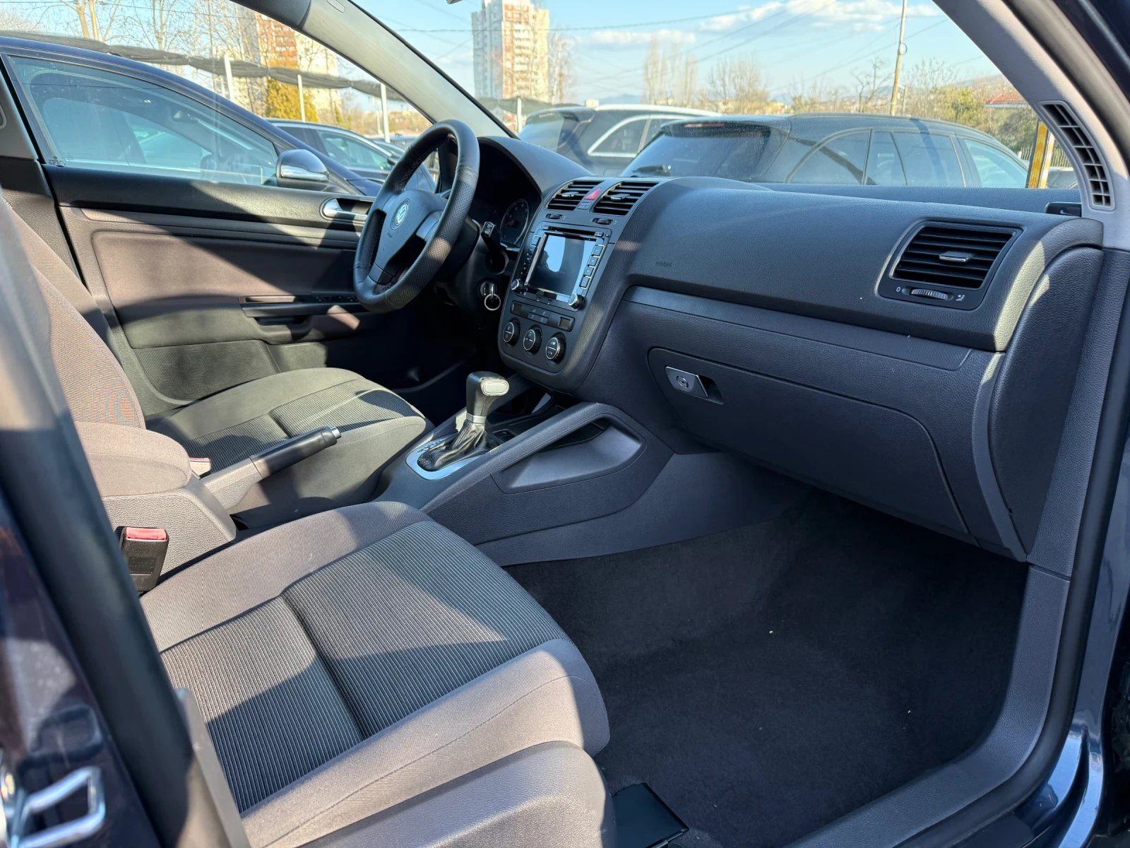 VW Golf 🇨🇭, снимка 13 - Автомобили и джипове - 54235305