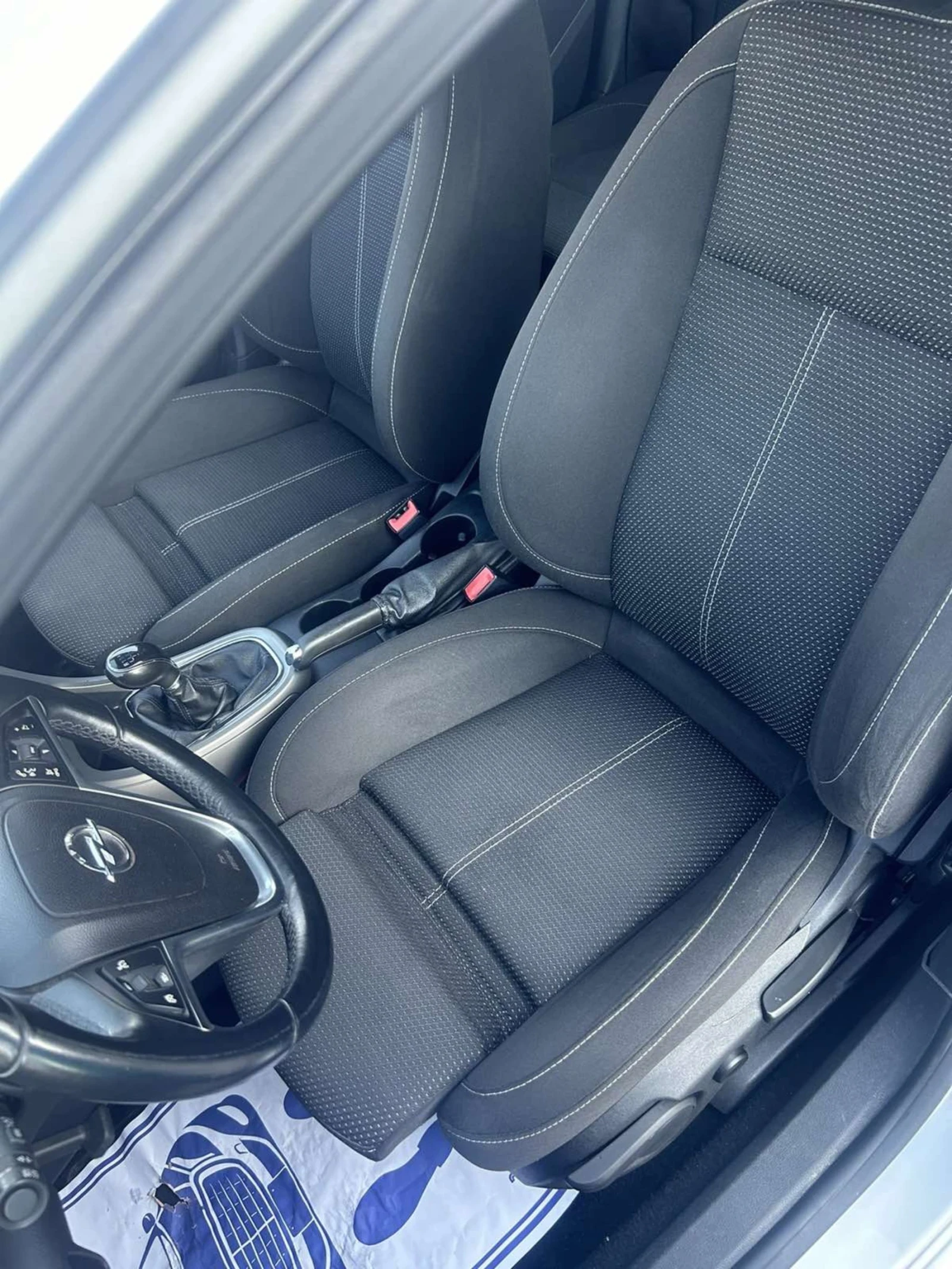 Opel Astra Бензин , снимка 11 - Автомобили и джипове - 54238376