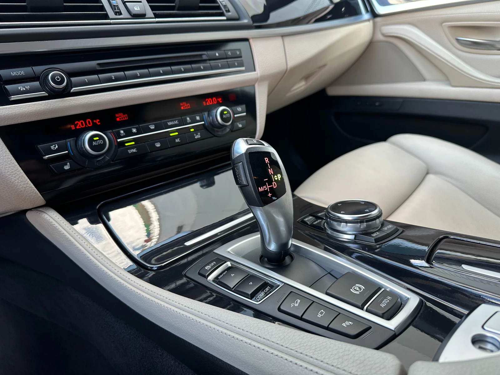 BMW 530 X Drive, снимка 11 - Автомобили и джипове - 54358066