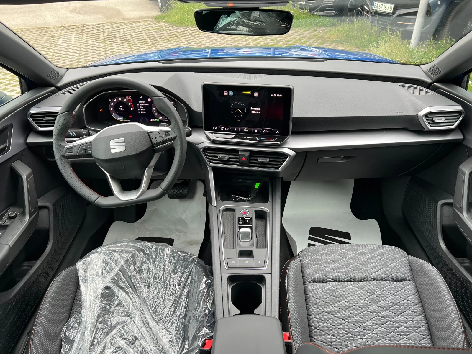 Seat Leon FR 1.5 eTSI - фабрично нов!, снимка 8 - Автомобили и джипове - 54609575