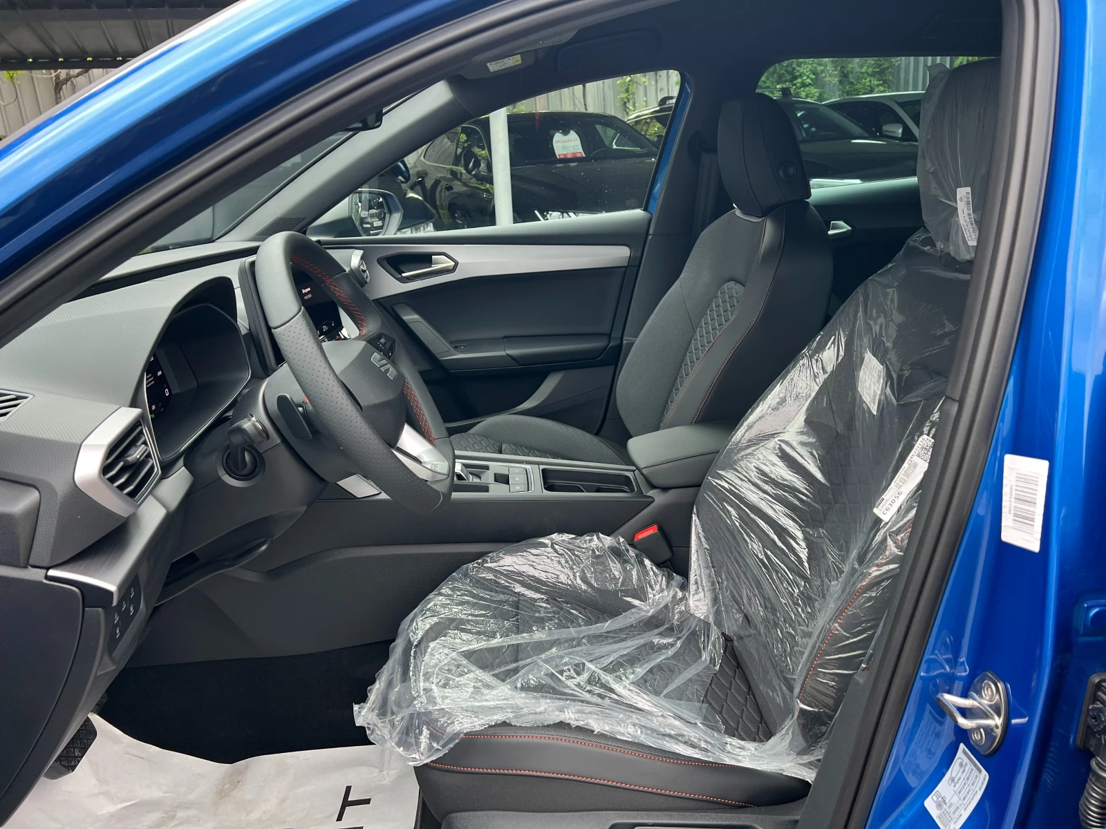 Seat Leon FR 1.5 eTSI - фабрично нов!, снимка 13 - Автомобили и джипове - 54609575