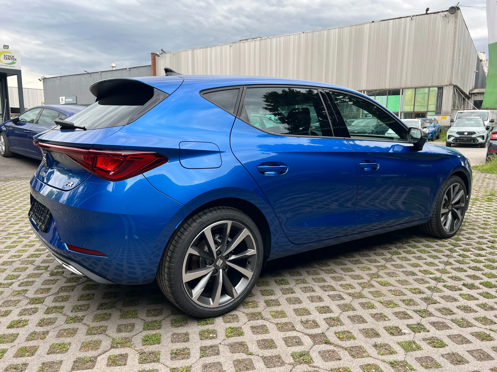 Seat Leon FR 1.5 eTSI - фабрично нов!, снимка 6 - Автомобили и джипове - 54609575