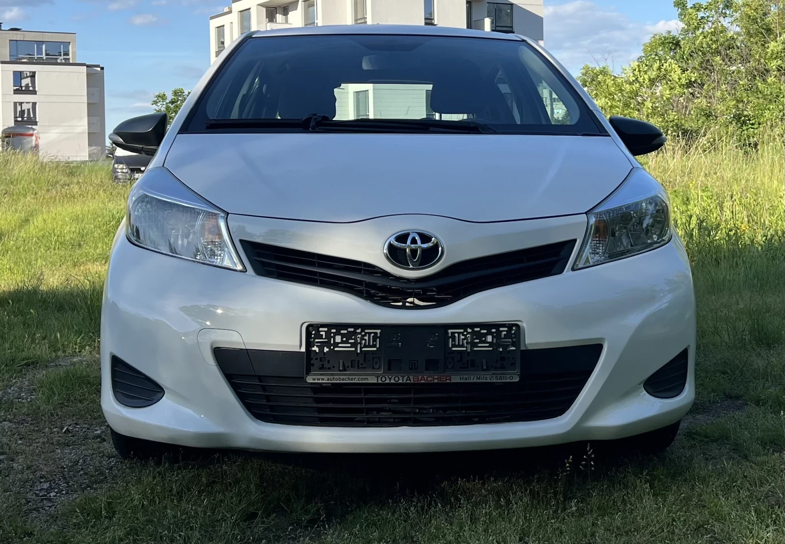 Toyota Yaris 1.0i Euro5//Klimatik, снимка 5 - Автомобили и джипове - 54746642