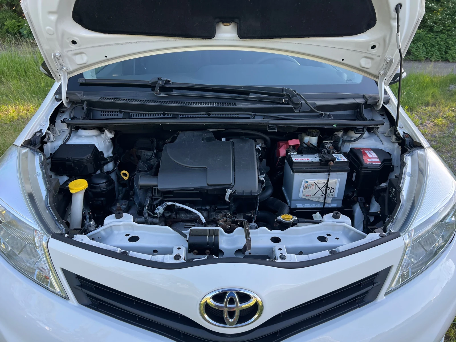 Toyota Yaris 1.0i Euro5//Klimatik, снимка 14 - Автомобили и джипове - 54746642