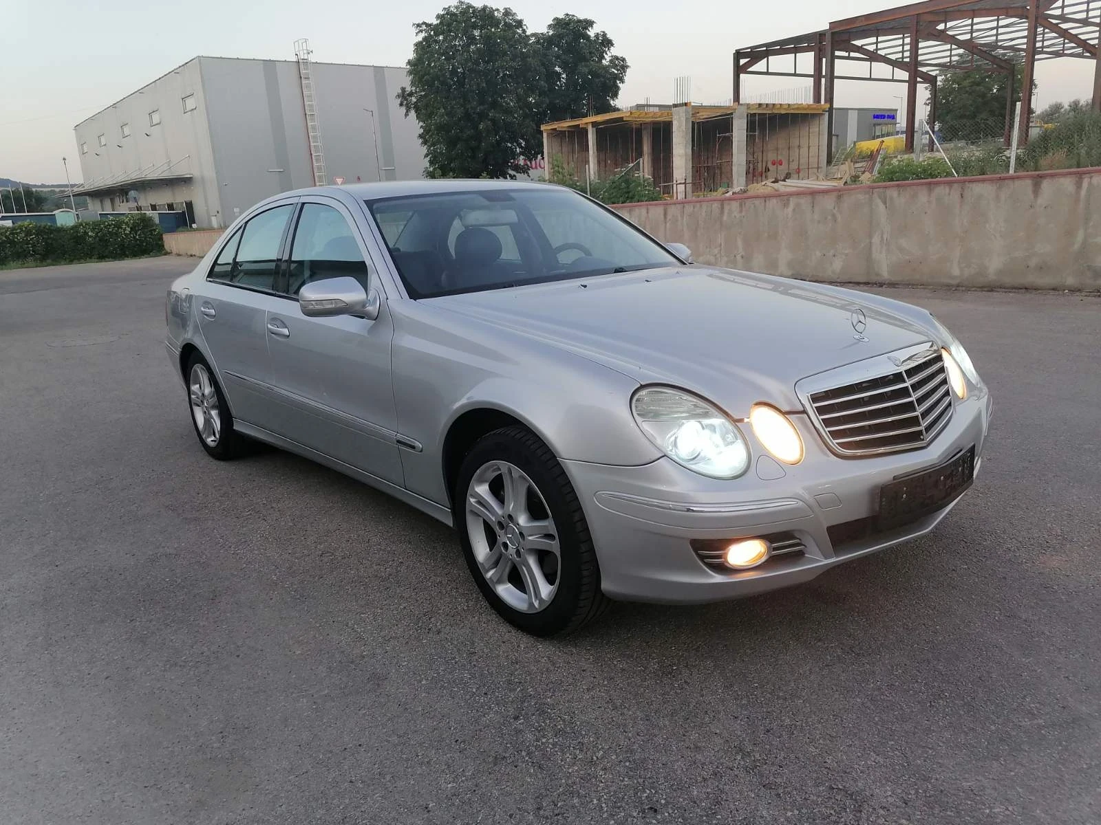 Mercedes-Benz E 220  EVO AVANGARDE, снимка 2 - Автомобили и джипове - 55094458