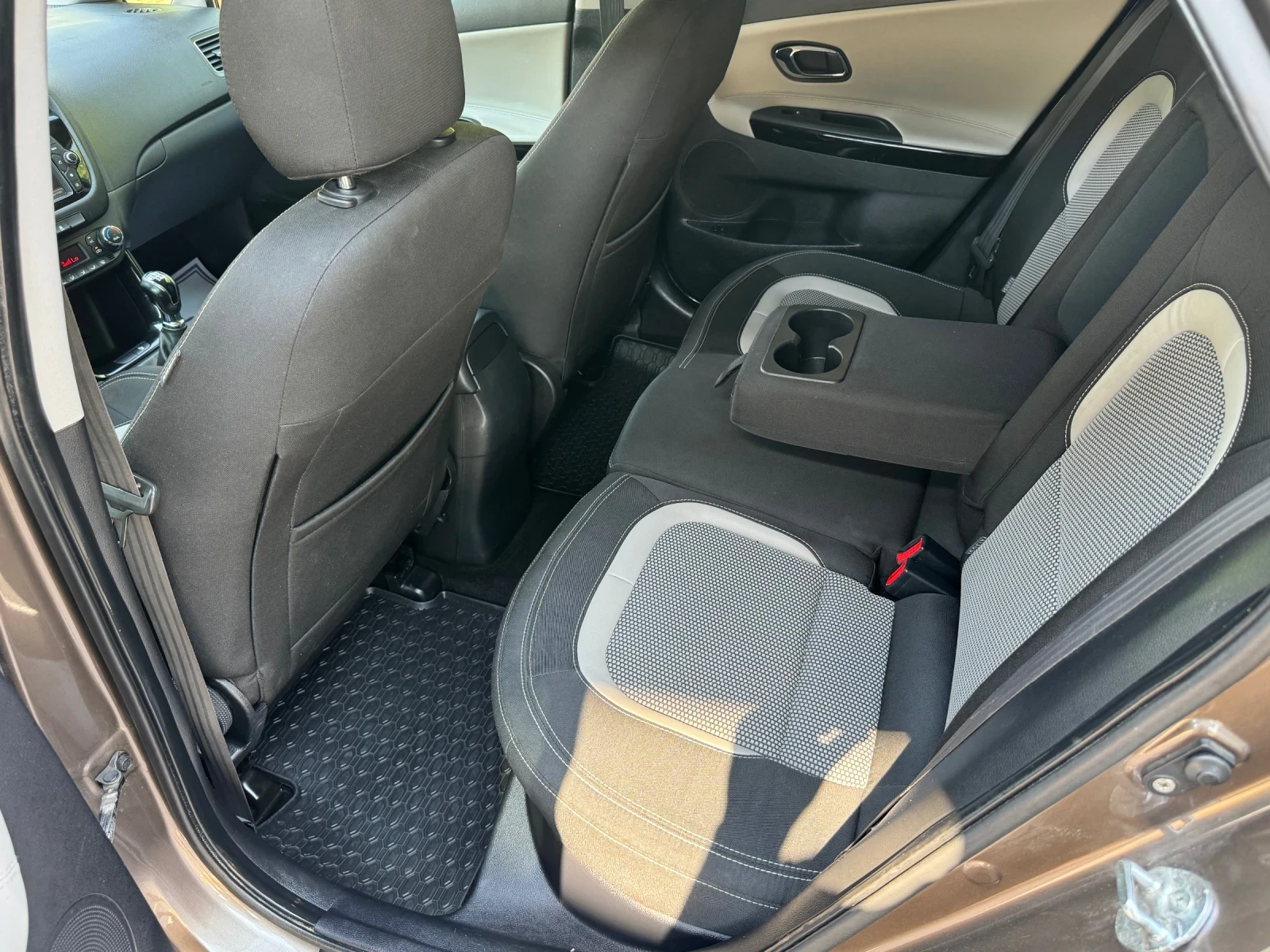 Kia Ceed Navi kam parktronik, снимка 9 - Автомобили и джипове - 55242990