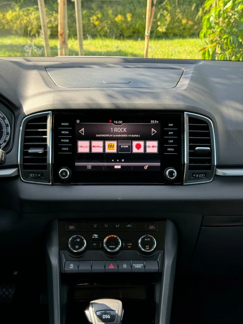 Skoda Karoq DSG Full LED Navi CarPlay , снимка 10 - Автомобили и джипове - 46540082