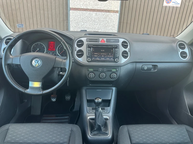 VW Tiguan 2.0TDI* 4MOTION* 6ск., снимка 14 - Автомобили и джипове - 51351389