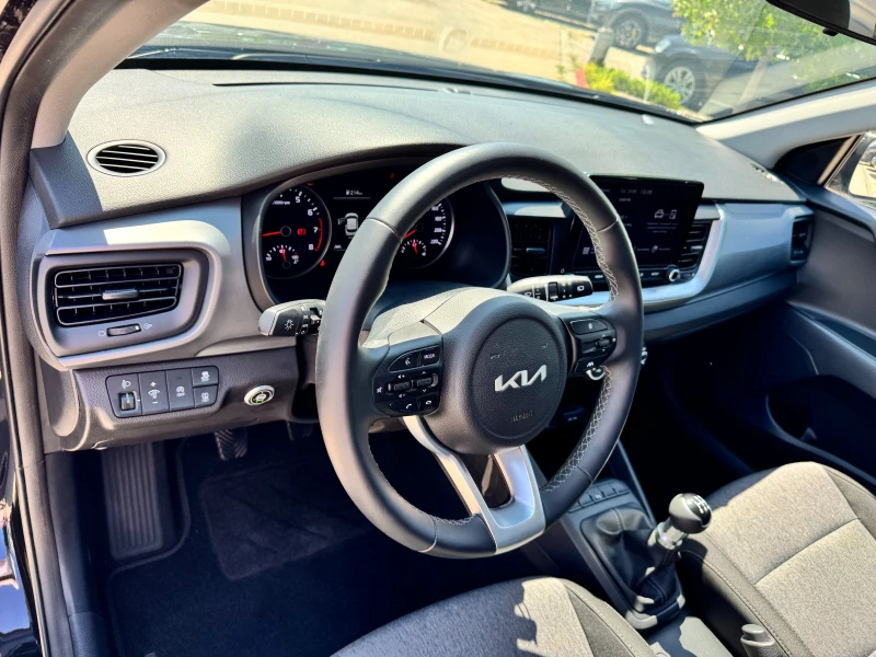 Kia Stonic 1.2i ГАЗ 84к.с на 70км. Фабрична Гаранция , снимка 7 - Автомобили и джипове - 51412429