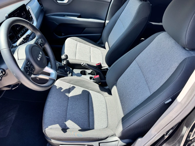 Kia Stonic 1.2i ГАЗ 84к.с на 70км. Фабрична Гаранция , снимка 8 - Автомобили и джипове - 51412429