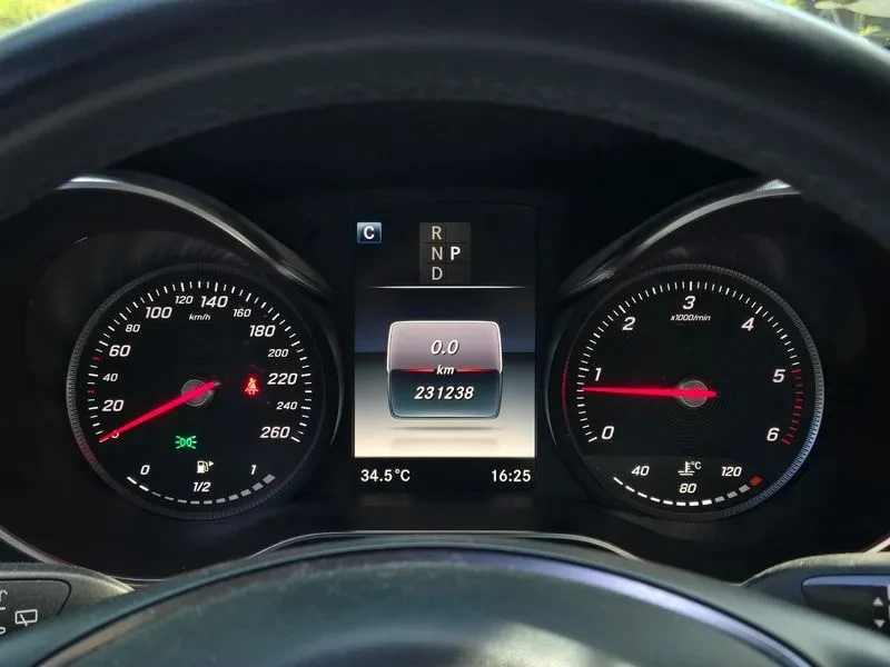 Mercedes-Benz GLC 220 4Matic Premium, снимка 9 - Автомобили и джипове - 55830481