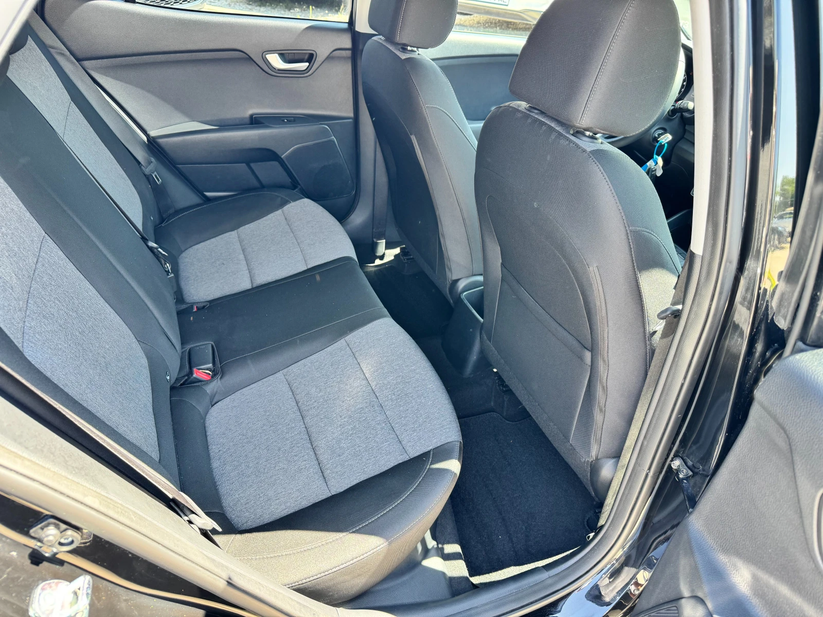 Kia Stonic 1.2i  84.  70.    | Mobile.bg   14