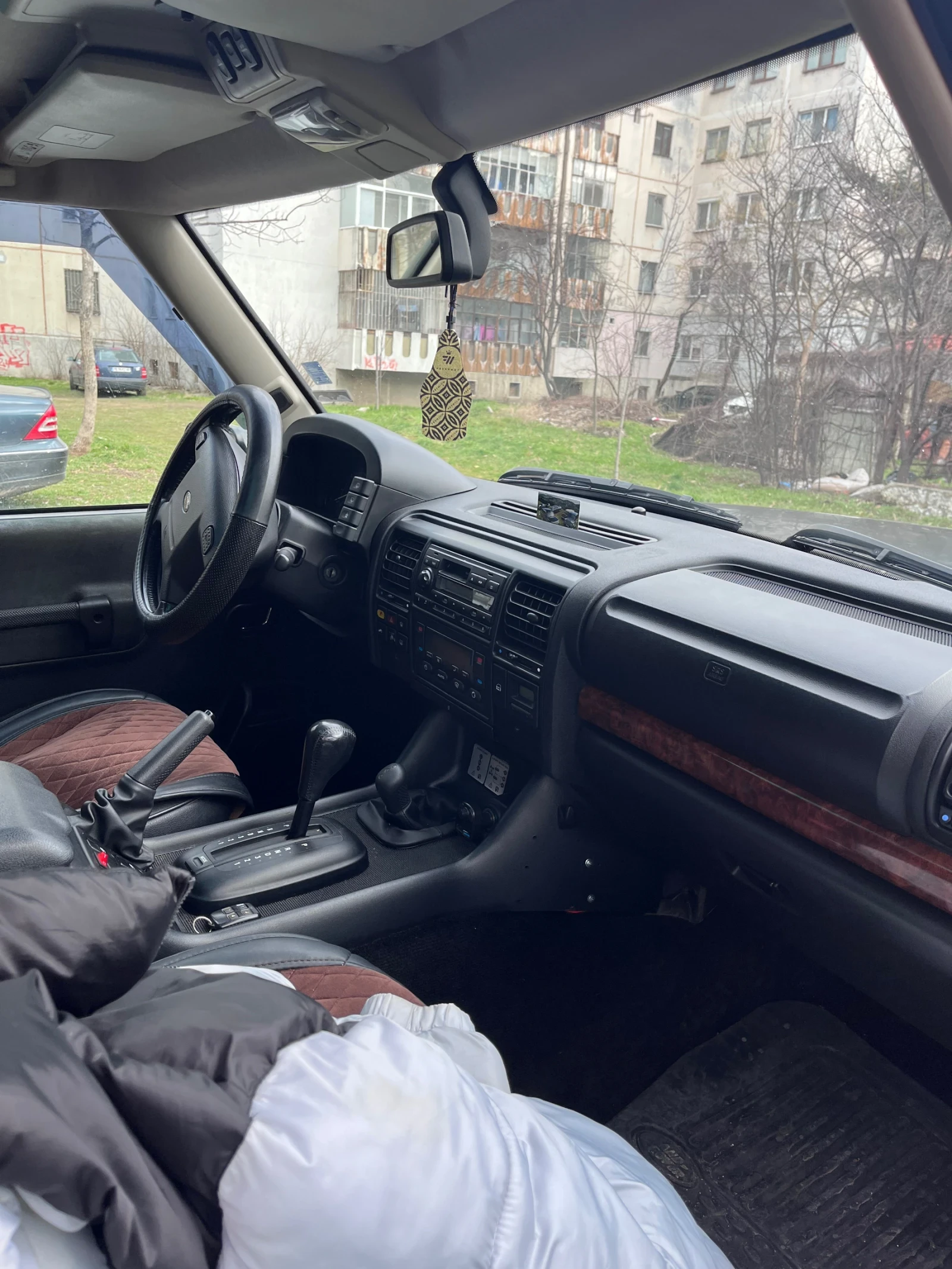 Land Rover Discovery 4.0 LPG, снимка 4 - Автомобили и джипове - 53758741