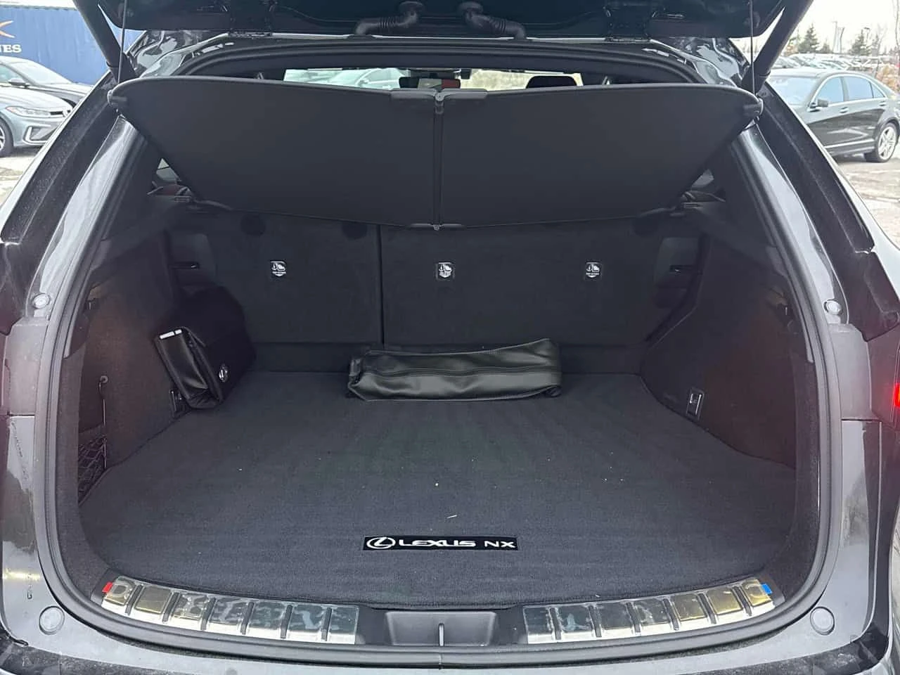 Lexus NX 350  CARFAX, снимка 11 - Автомобили и джипове - 53766929