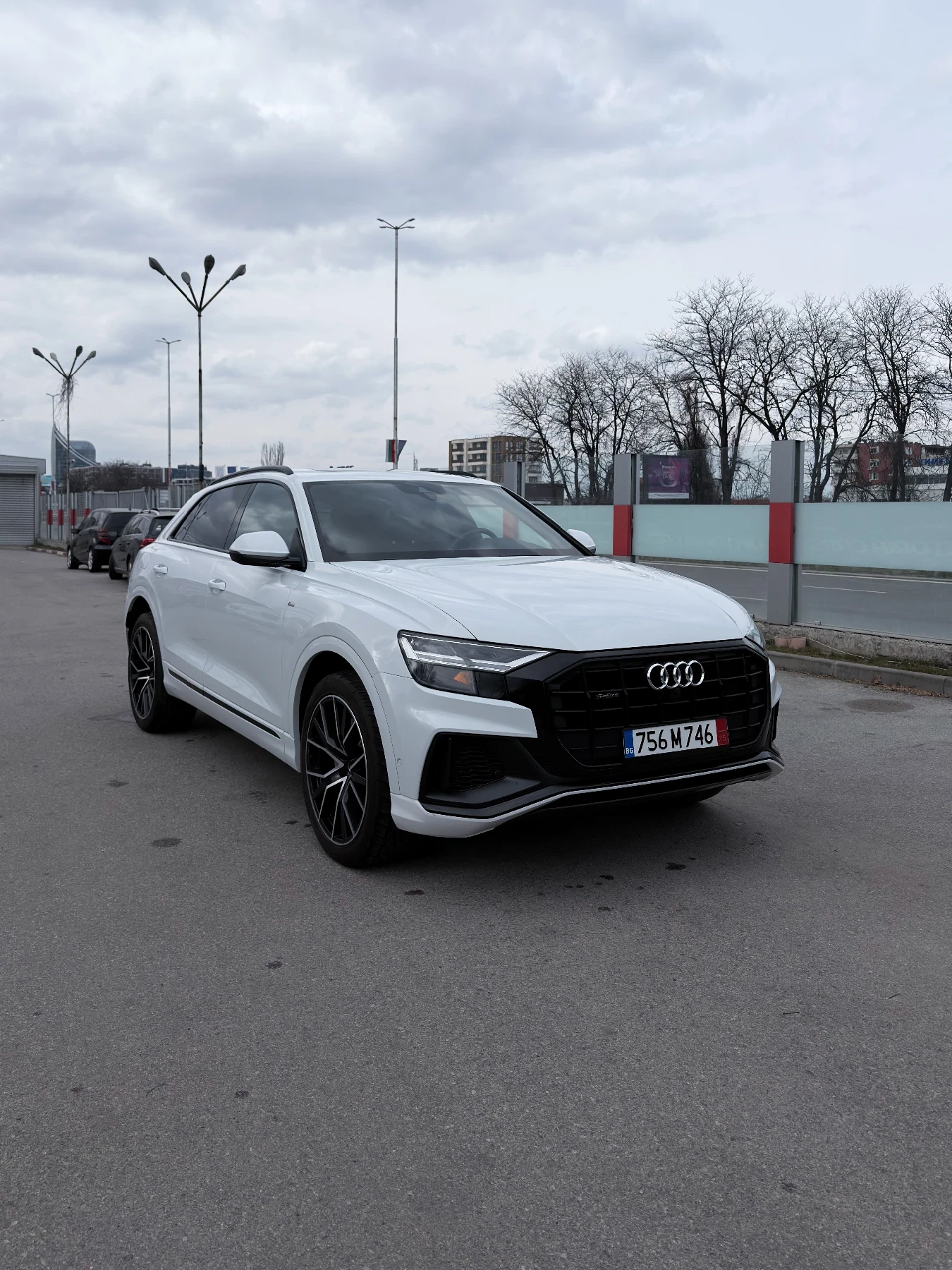 Audi Q8 55 TFSI S-line Black Optic /360/ 108хил км/ , снимка 3 - Автомобили и джипове - 53934454