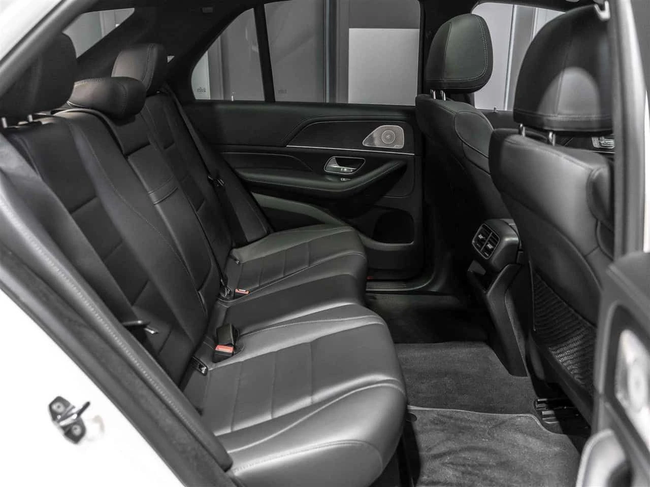 Mercedes-Benz GLE 350 AMG NIGHT PKG| PREMIUM PKG| 360CAM| BURMESTER, снимка 7 - Автомобили и джипове - 54092521