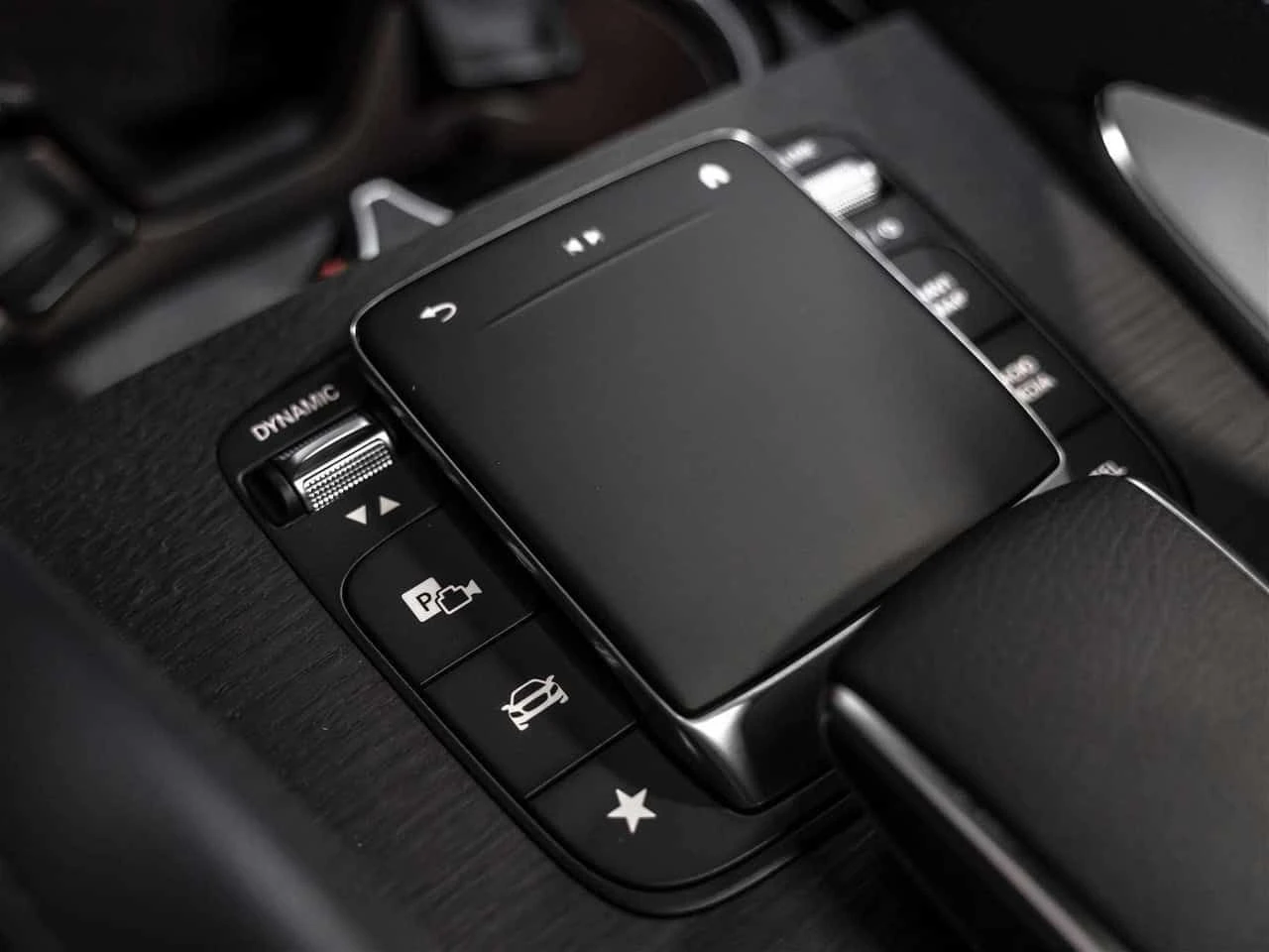 Mercedes-Benz GLE 350 AMG NIGHT PKG| PREMIUM PKG| 360CAM| BURMESTER, снимка 14 - Автомобили и джипове - 54092521