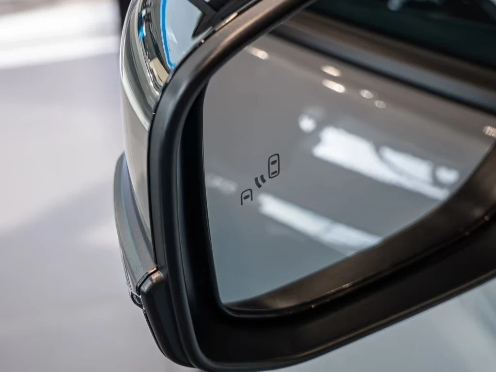 Toyota C-HR Team player Winter pack blind spot ACC, снимка 14 - Автомобили и джипове - 54934707