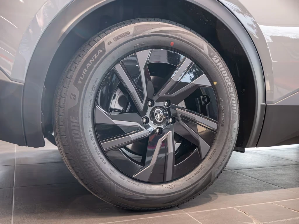 Toyota C-HR Team player Winter pack blind spot ACC, снимка 5 - Автомобили и джипове - 54934707