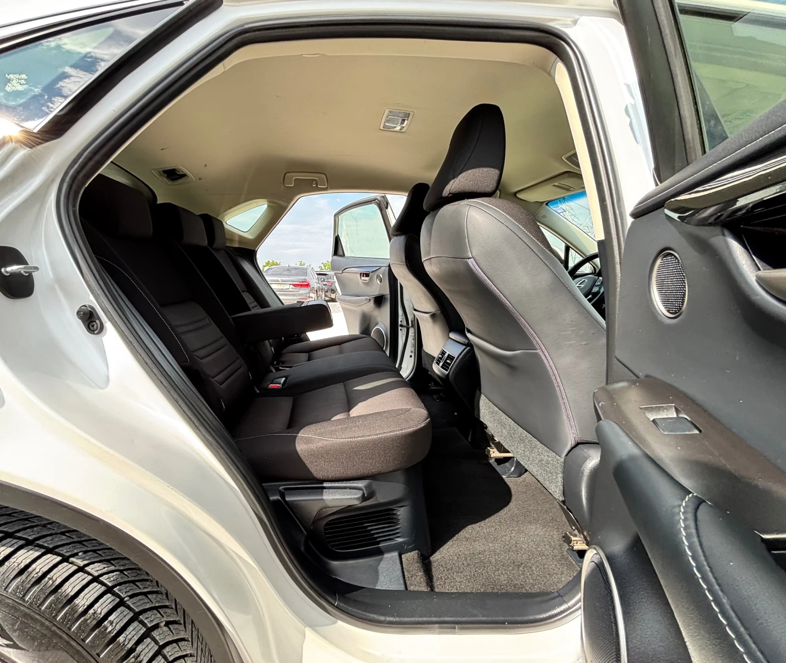 Lexus NX 300h 2.5 HYBRID/4Х4/NAVI/ПЕРЛА/КАМЕРА , снимка 13 - Автомобили и джипове - 55153547