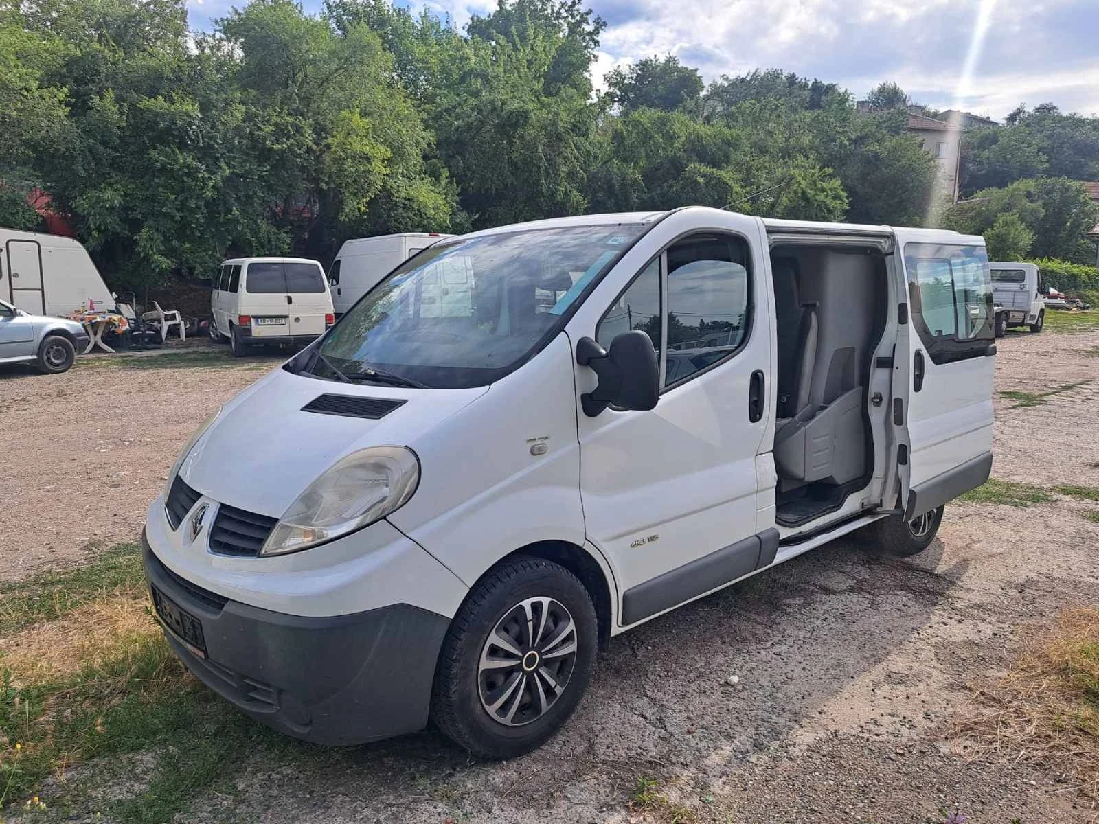 Renault Trafic 2.0 TDI , снимка 2 - Бусове и автобуси - 55445004
