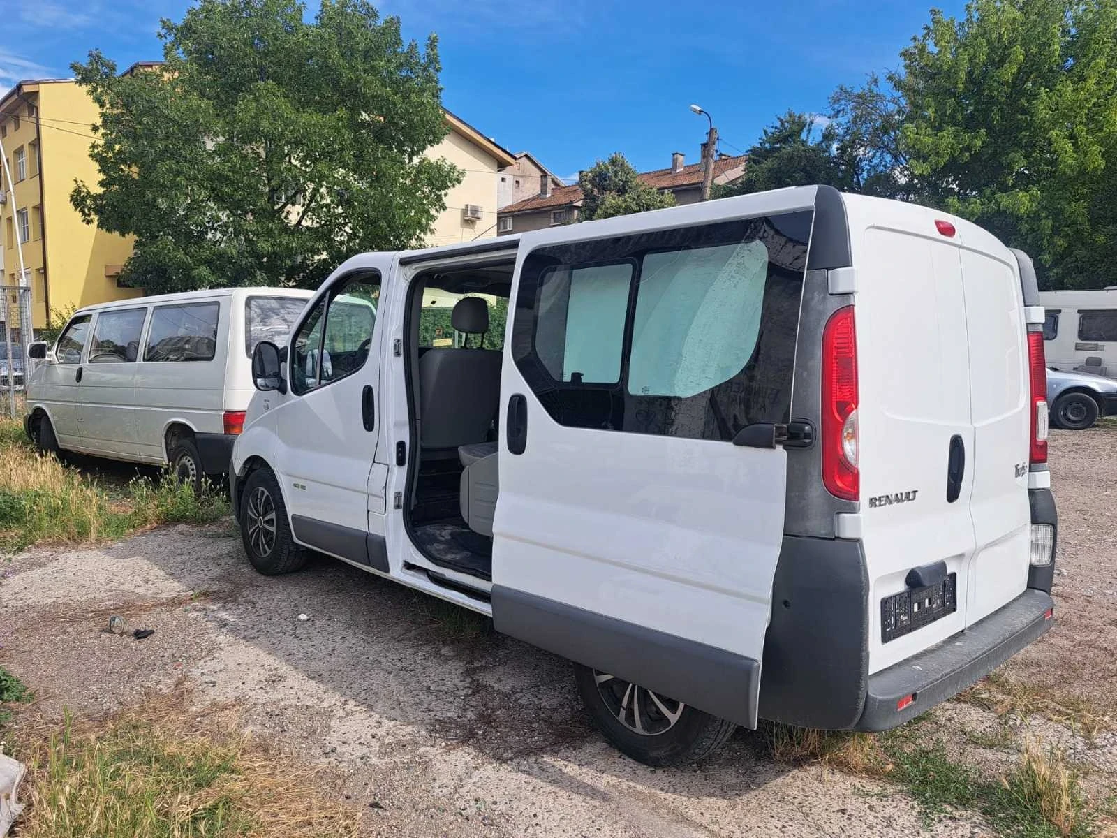 Renault Trafic 2.0 TDI , снимка 3 - Бусове и автобуси - 55445004