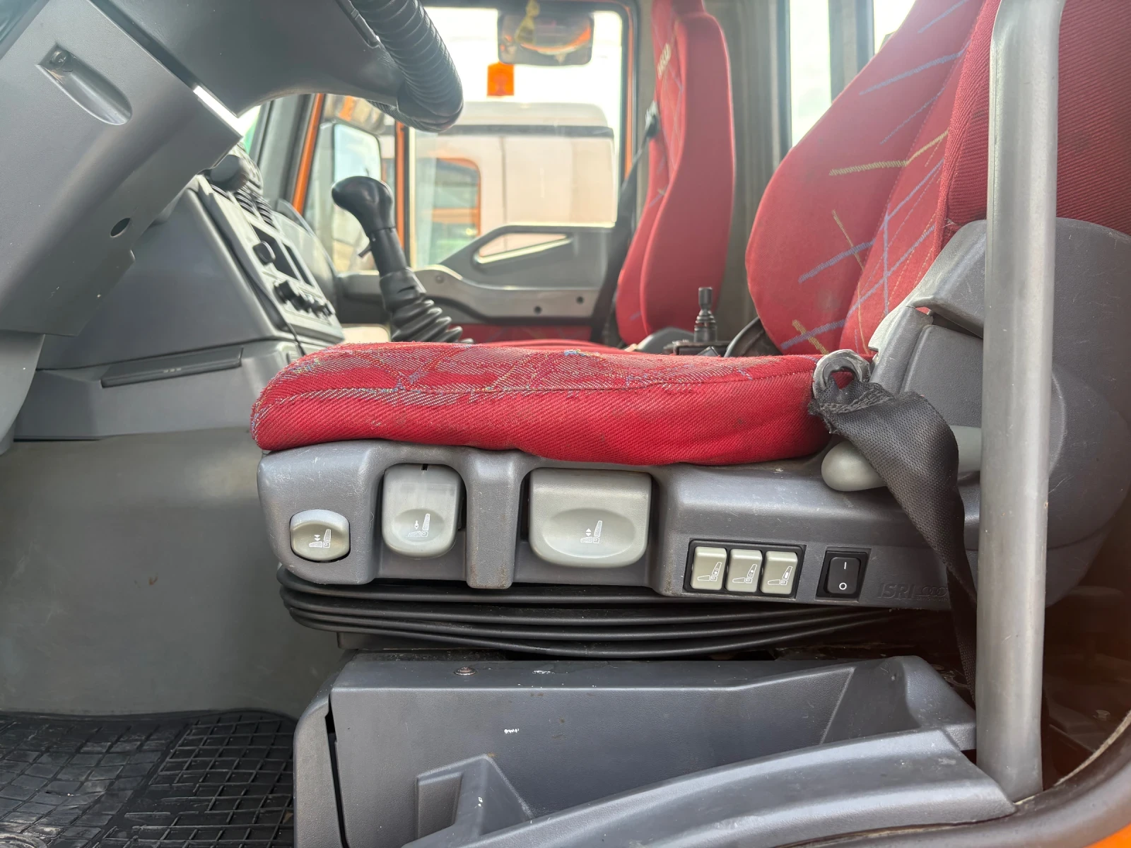 Iveco 19035 AD190S35, снимка 13 - Камиони - 55652739