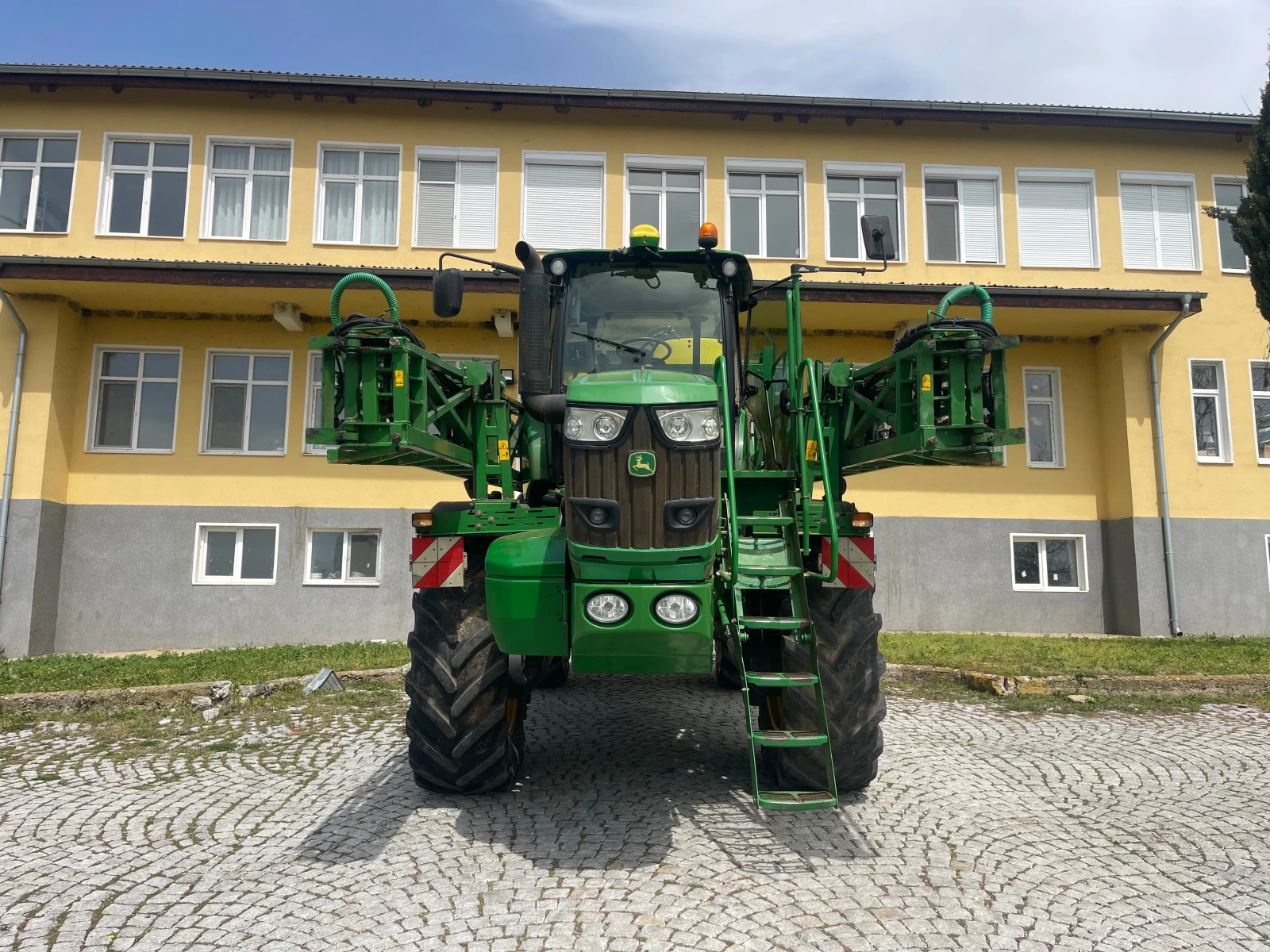 Самоходна пръскачка Друга марка JOHN DEERE R4040i 30 МЕТРА 4000 ЛИТРА ЛИЗИНГ  - изображение 2