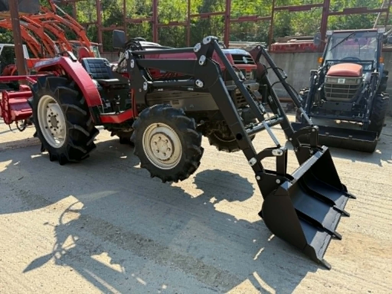 Трактор Mitsubishi MT27, снимка 6 - Селскостопанска техника - 56086613