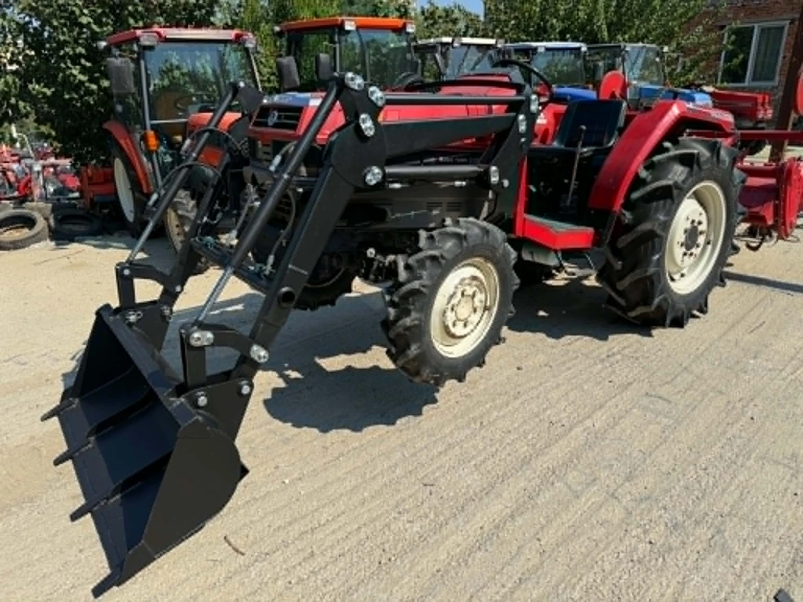 Трактор Mitsubishi MT27, снимка 7 - Селскостопанска техника - 56086613