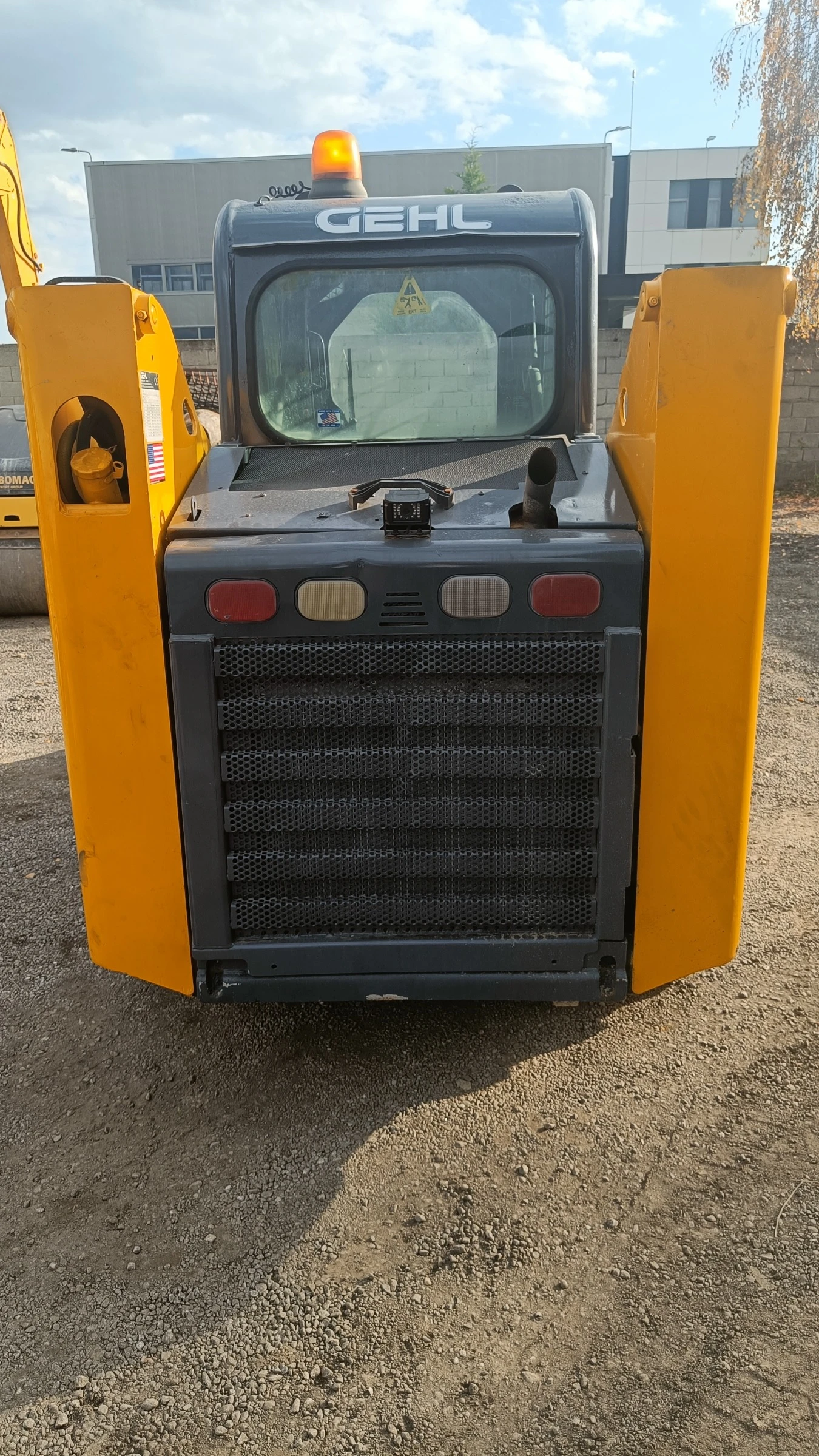 Мини челни товарачи GEHL 5240 - изображение 5