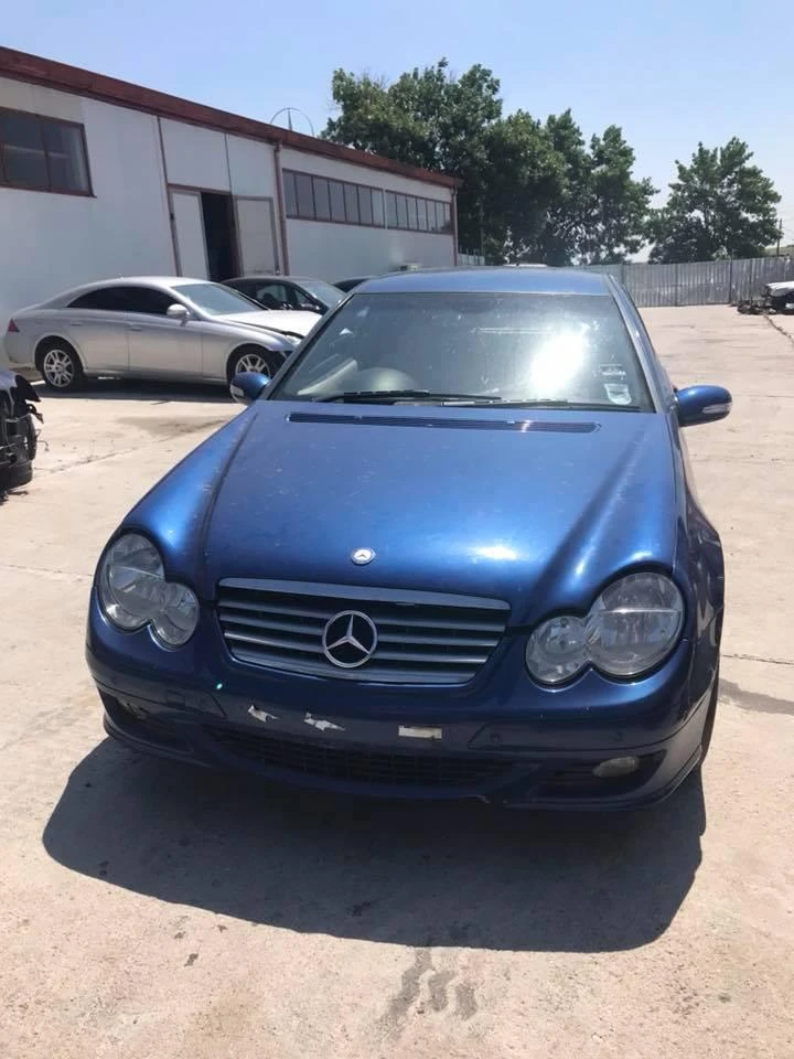 Двигател за Mercedes-Benz C 220, снимка 1 - Части - 22446113