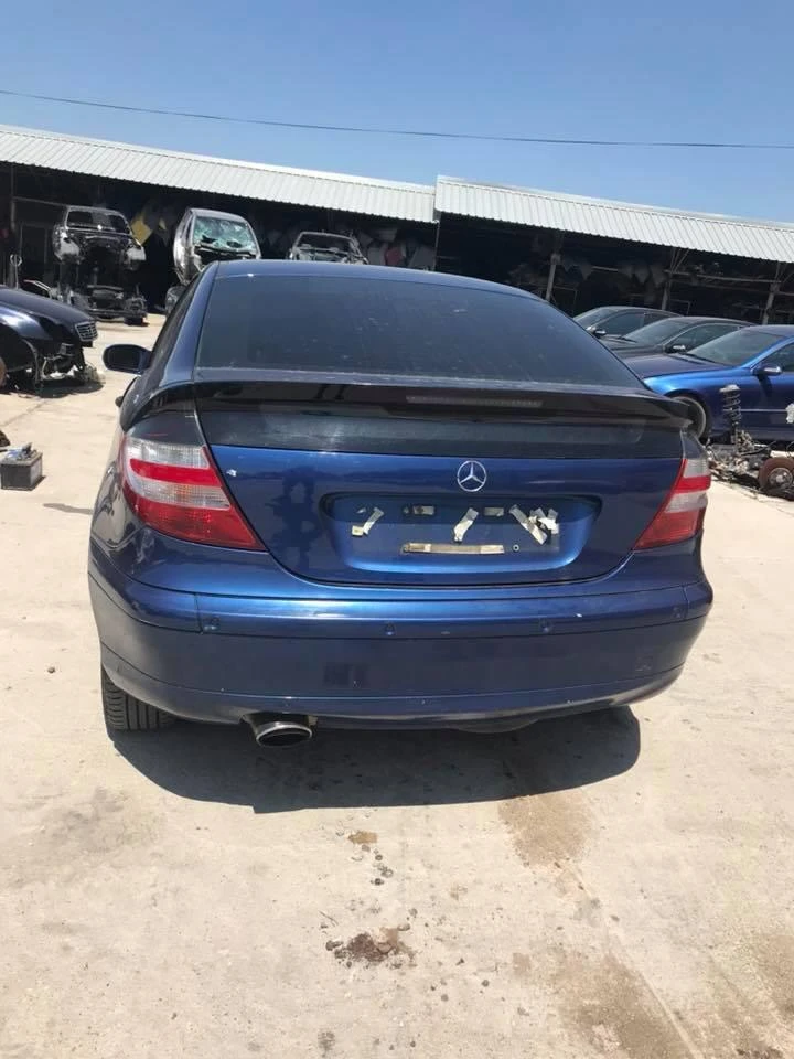 Двигател за Mercedes-Benz C 220, снимка 3 - Части - 22446113