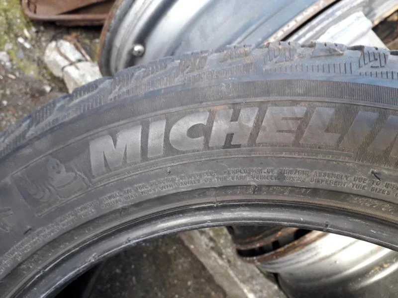 Гуми Зимни 225/50R17, снимка 5 - Гуми и джанти - 23913604