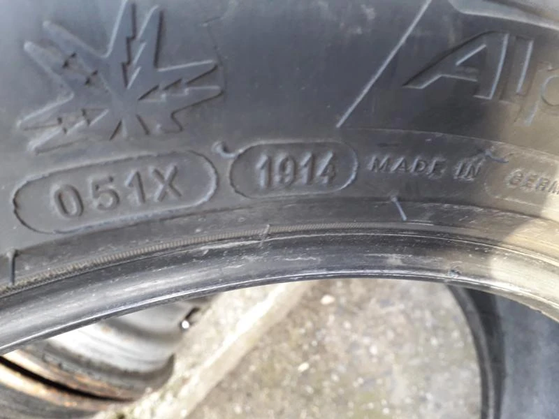 Гуми Зимни 225/50R17, снимка 6 - Гуми и джанти - 23913604