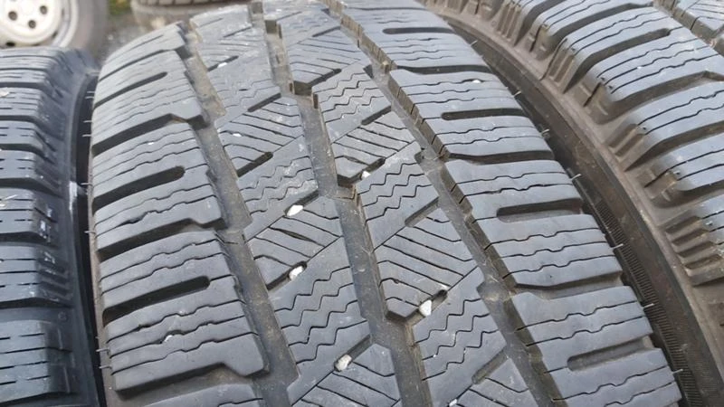 Гуми Зимни 215/65R16, снимка 6 - Гуми и джанти - 27402758