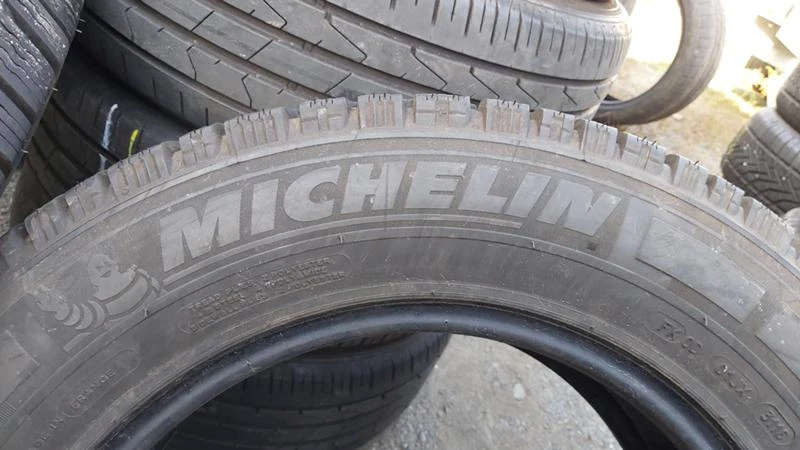 Гуми Зимни 215/65R16, снимка 7 - Гуми и джанти - 27402758