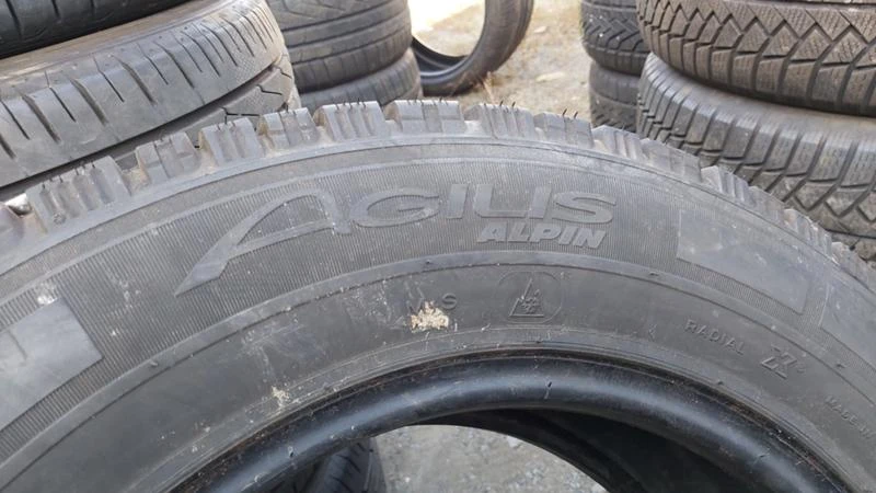 Гуми Зимни 215/65R16, снимка 9 - Гуми и джанти - 27402758