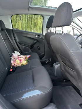 Peugeot 208, снимка 10